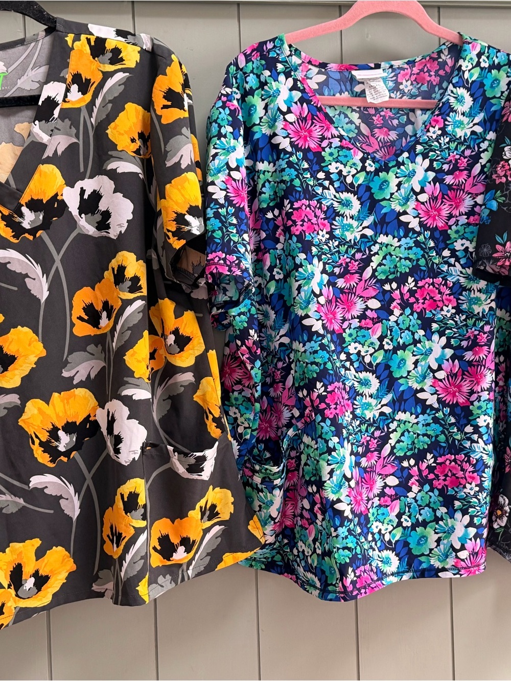 Floral V-Neck Women’s Scrub top - Picture 16 of 16